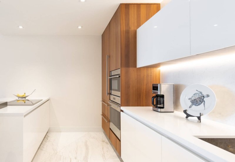 task light in the kitchen